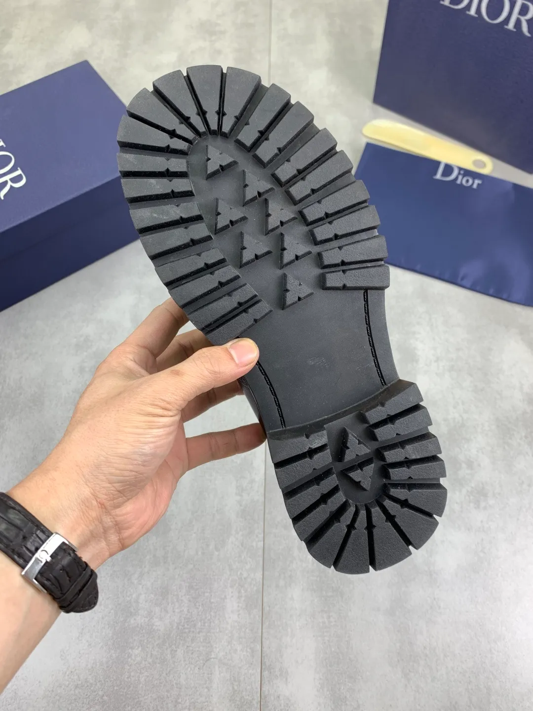 Men's shoes P520 💰【New style】Water-dyed cow lining Original order quality Dior —🆘.Dior Original order purchase, high-end leather shoes, fabric: Made of Italian imported color rubbed wrinkled cowhide➕Water-dyed cow lining/cowhide lining➕Specially available original combination outsole, fine workmanship, real shot🎬Size: 38-45 (with full set of packaging) Color: 3️⃣ colors available